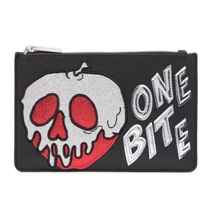 NWT snow white Danielle Nicole Makeup bag Disney